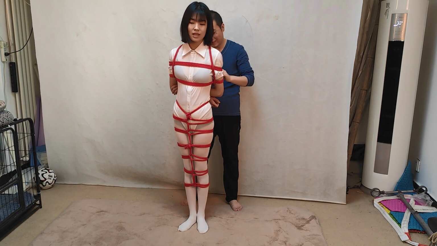 随心原创，红色绳子好像在五花大绑！