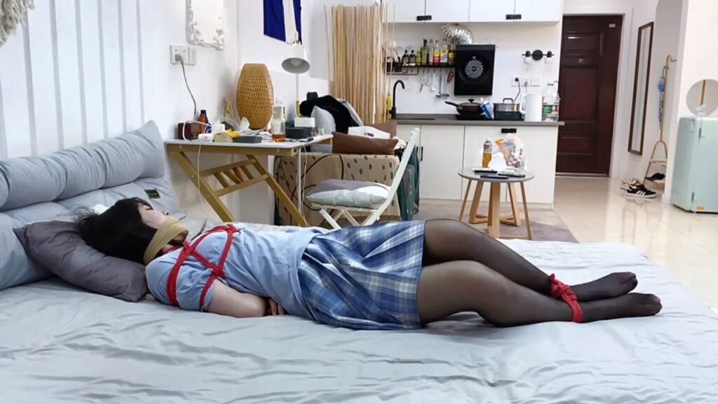 缚艺录，格子裙子好看吗？