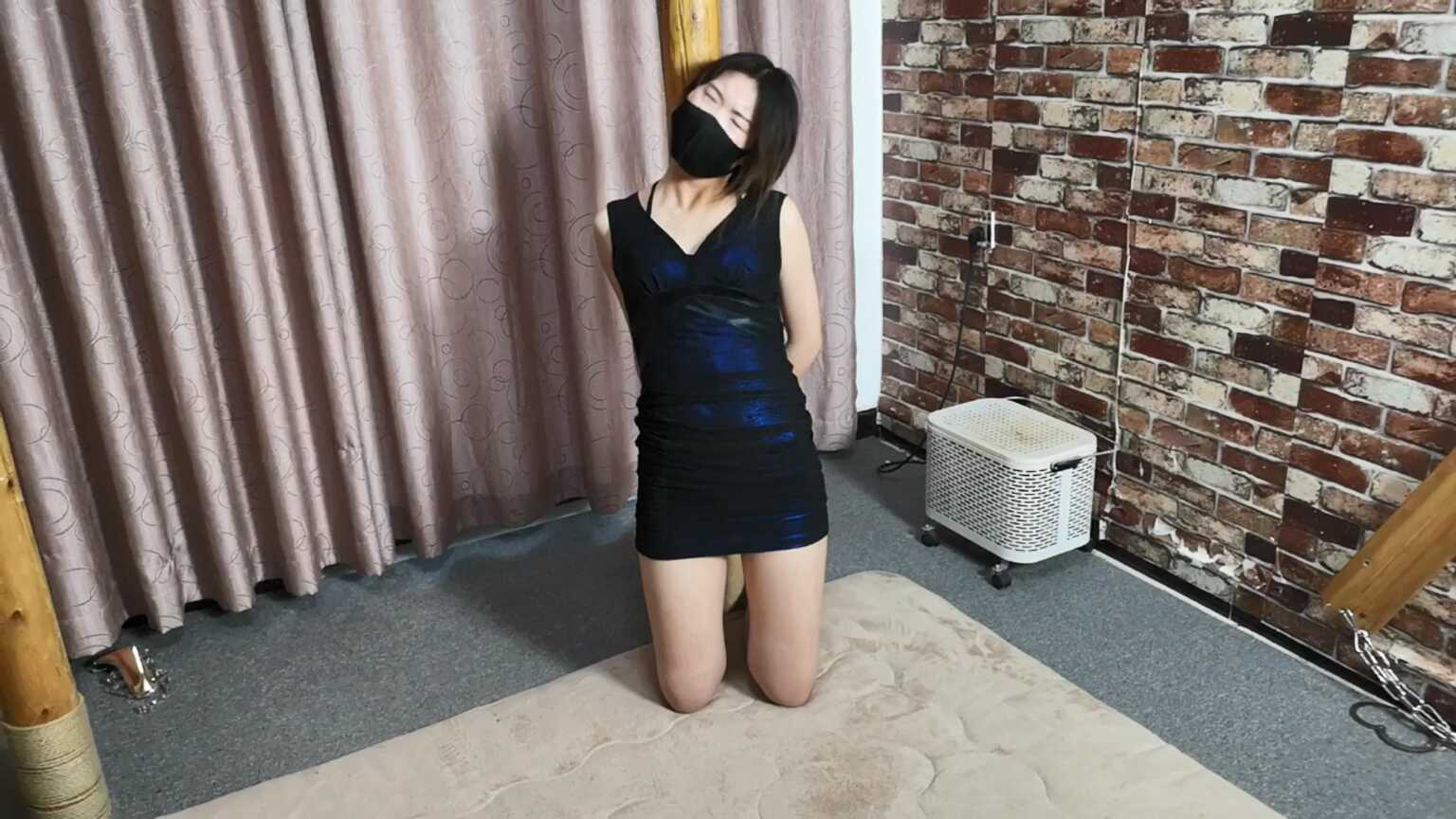艺束人生，这个黑色裙子是不是挺好看的！