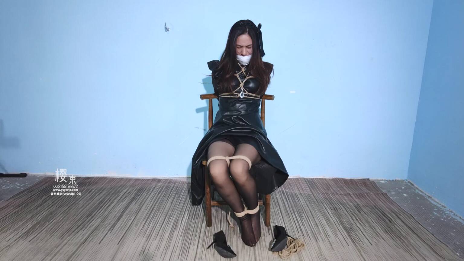 樱束原创，这个黑色裙子挺好看的！
