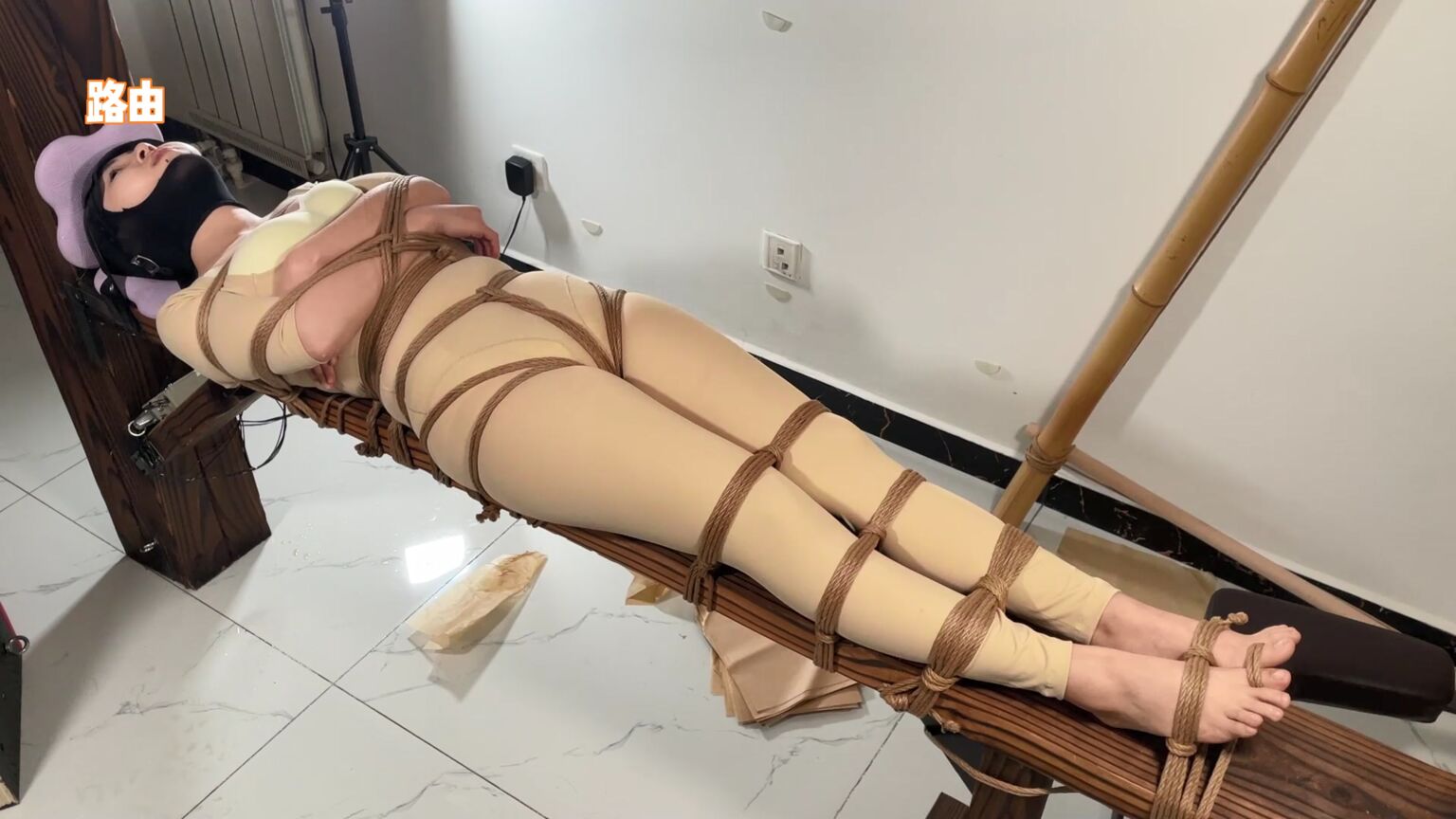 路由原创，灰色的裤子有点潮！