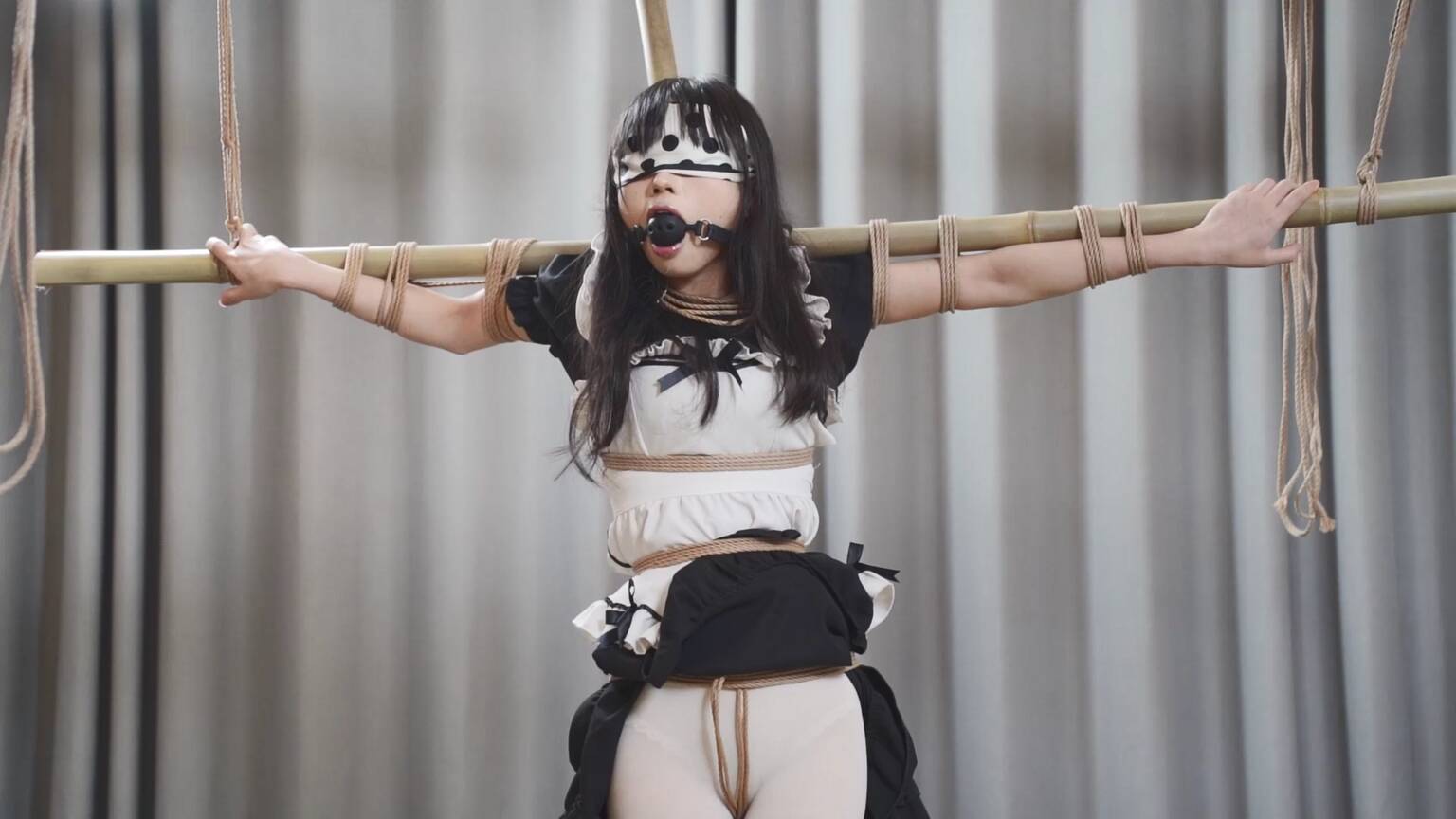 浅浅原创，白色长筒靴显得腿长！