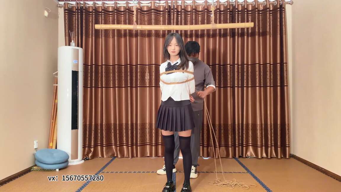 新月原创，你的衣服很漂亮！